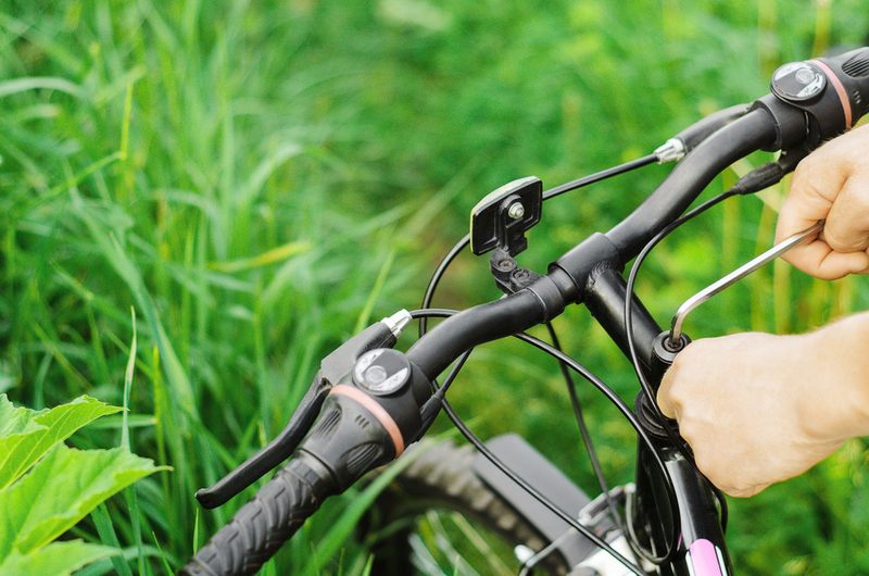 how to adjust handlebar angle